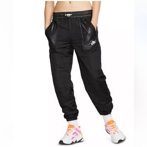 New Nike Rebel pants woman’s small